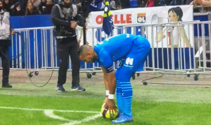 英超 阿森纳VS布伦特福德比分预测 积分排名与争冠形势：欧冠后遗症的考验（英超前瞻：阿森纳VS布伦特福德，比分预判与积分格局，欧冠消耗成关键考验）