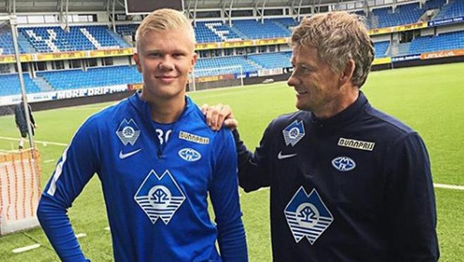 “小雪”节气将至，长春亚泰基地为天然草加盖第二层“棉被”（小雪将至，长春亚泰基地为天然草坪再盖一层“棉被”）