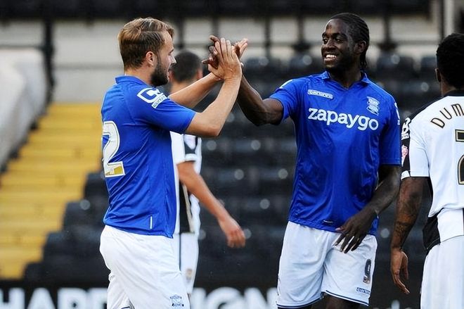 官方：曼联将向球迷开放卡灵顿基地，参观套票100英镑（曼联官宣开放卡灵顿基地参观，套票售价100英镑）