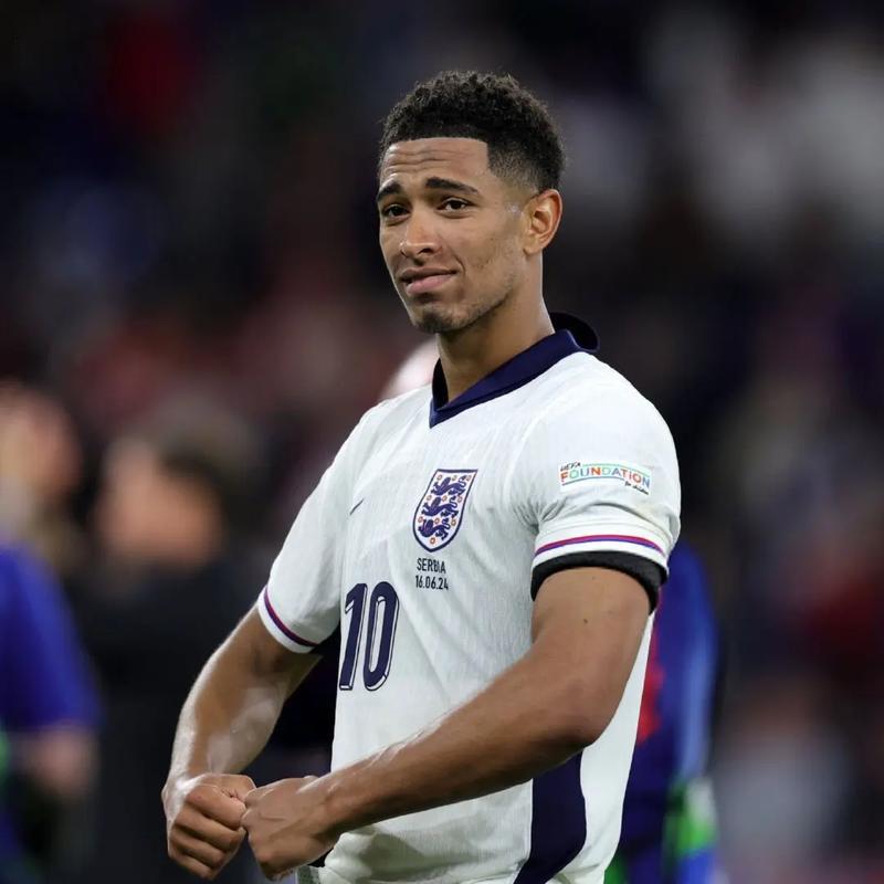 TA：阿诺德尚未完全恢复健康，预计不会首发出战利物浦（TA：阿诺德伤势未痊愈，战利物浦预计无缘首发）