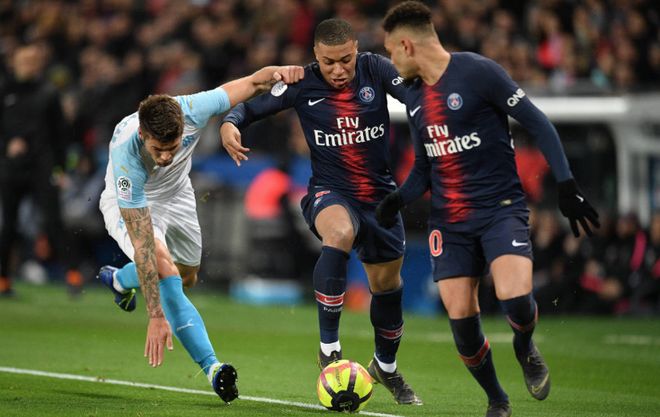 西汉姆因战绩低迷取消圣诞派对，改发礼品券（战绩低迷，西汉姆取消圣诞聚会改送礼券）