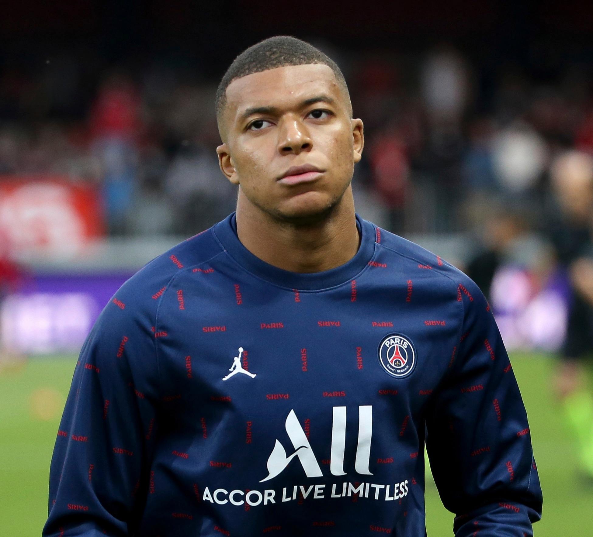 吉格斯：巴萨在2000年曾试图签下我，弗格森爵士让他们滚蛋（吉格斯：2000年巴萨曾求购我，弗格森当场断然回绝）