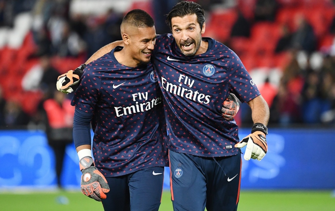 拉卡泽特回到酋长球场，观看并解说枪手对阵拜仁的比赛（拉卡泽特重返酋长，现场解说阿森纳大战拜仁）