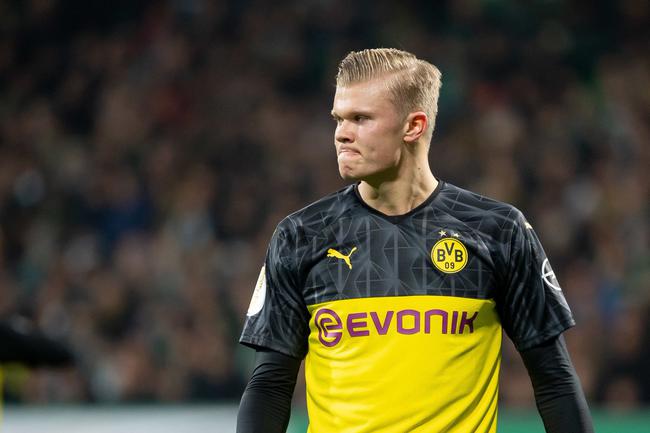 TA：萨拉赫在欧洲的选择更加有限，皇萨基本不可能引进他（TA：萨拉赫在欧洲去处愈发稀少，皇马巴萨基本无缘签下他）