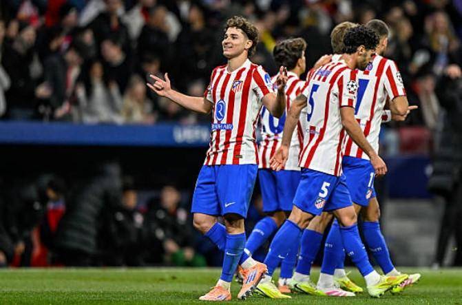 三连败！利物浦1-4埃因霍温，范戴克送点，德里乌赫双响（利物浦三连败：1-4负于埃因霍温，范戴克献点，德里乌赫梅开二度）