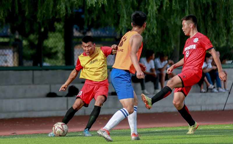 德科：这赛季冠军的竞争者更多了，关键是我们自己要表现出色（德科：本赛季争冠对手增多，关键在于我们自己的表现）