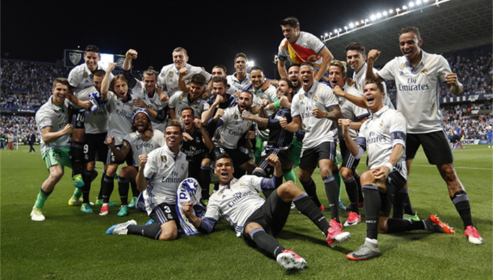 西甲16队结束15轮，姆巴佩16球领跑射手榜，巴萨、皇马多点开花，明日西甲开战。（16队战罢西甲15轮，姆巴佩16球居首；巴萨皇马多点开花，新一轮明日开战）