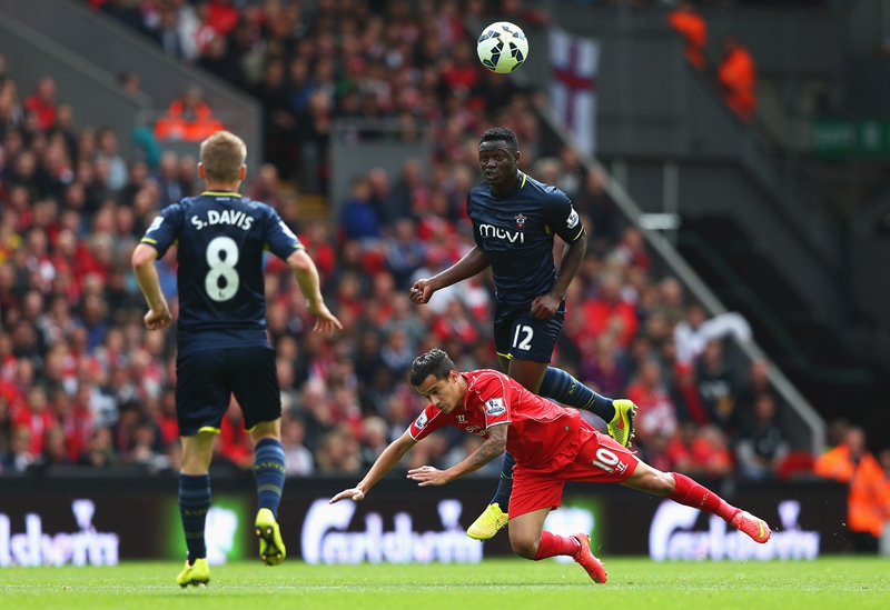 NBA：勇士主场险胜小牛（勇士主场惊险击败小牛）