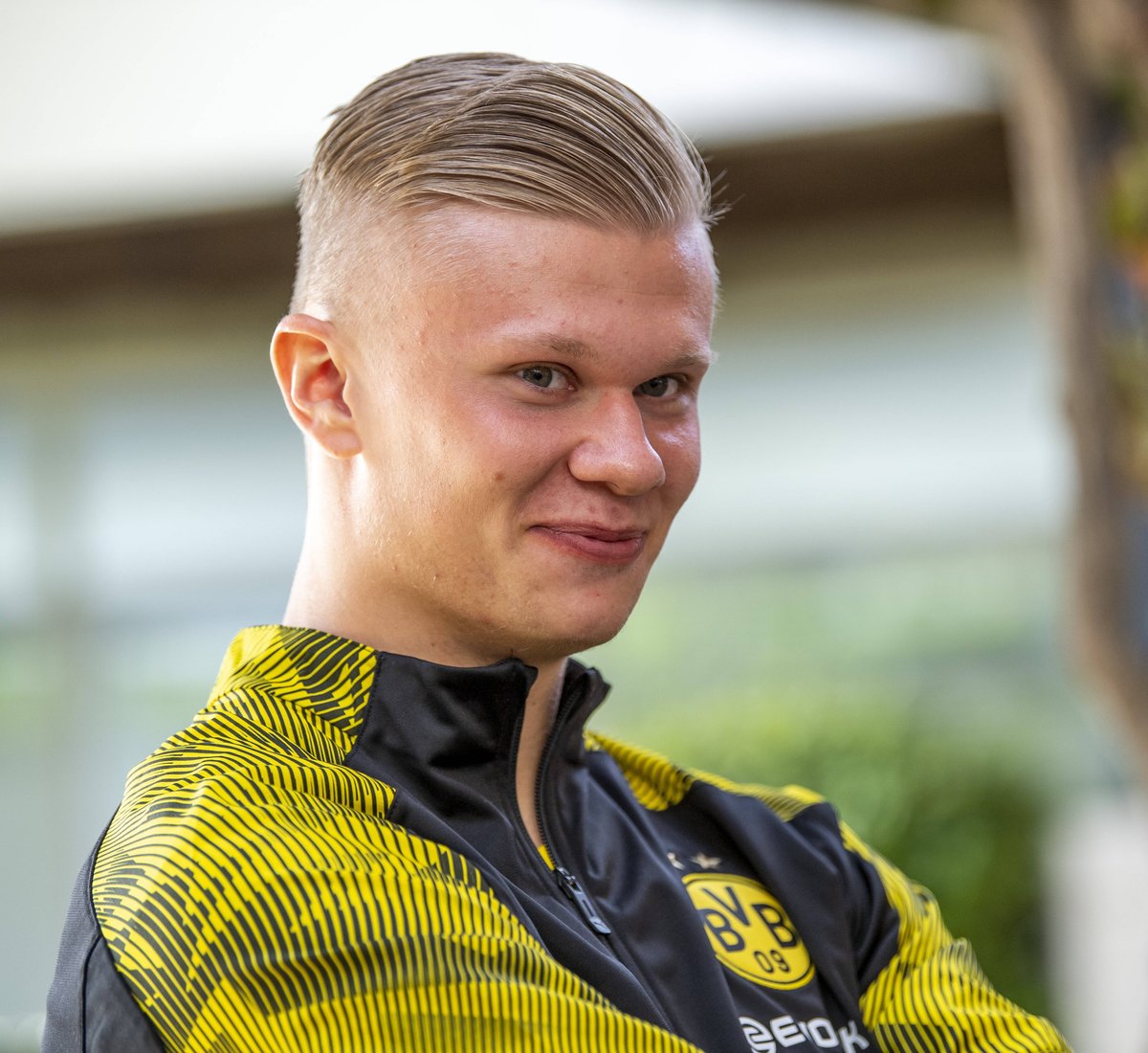 五粮液FIFA2026世界杯官方联名产品全球首发 携手世界杯开启“美酒+体育”跨界叙事新篇（五粮液FIFA 2026世界杯官方联名新品全球发布 与世界杯共启“美酒+体育”跨界新篇章）