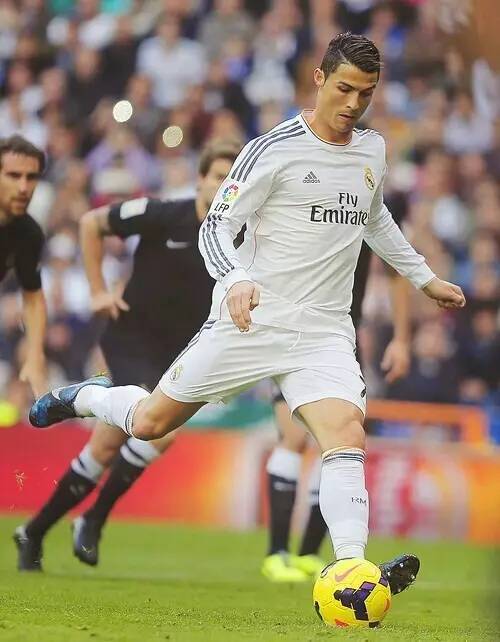 里程碑之夜！萨拉赫迎红军生涯英超第300次出场（荣耀时刻！萨拉赫完成红军生涯英超第300场出战）