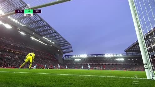 李玮锋：联赛中轴都是外援造成国足没人，这两年踢球孩子多了（李玮锋：外援占据联赛中轴致国足无人可用，近两年踢球的孩子增多）